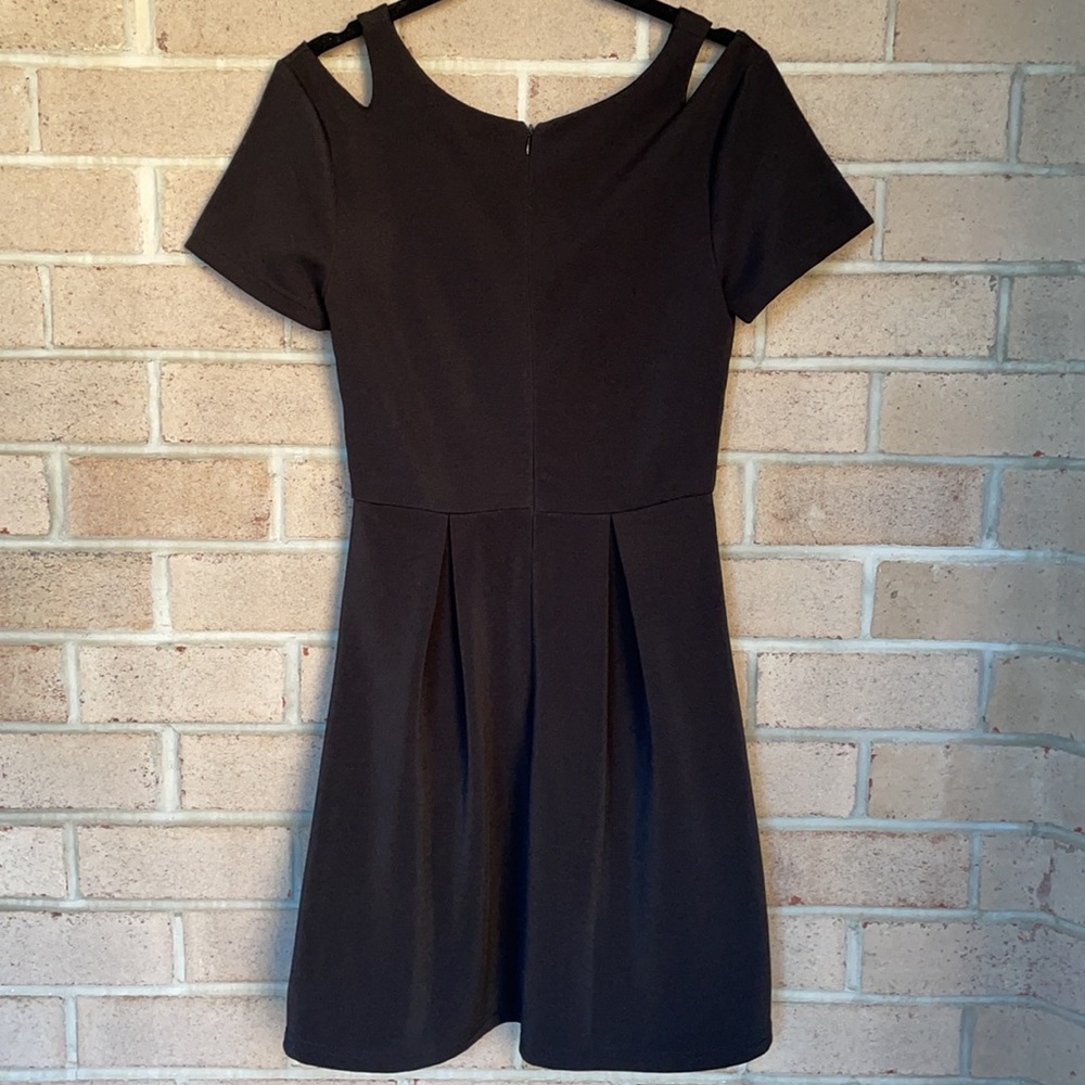 MINKPINK Black Pleated A-Line Dress - Picture 5 of 7